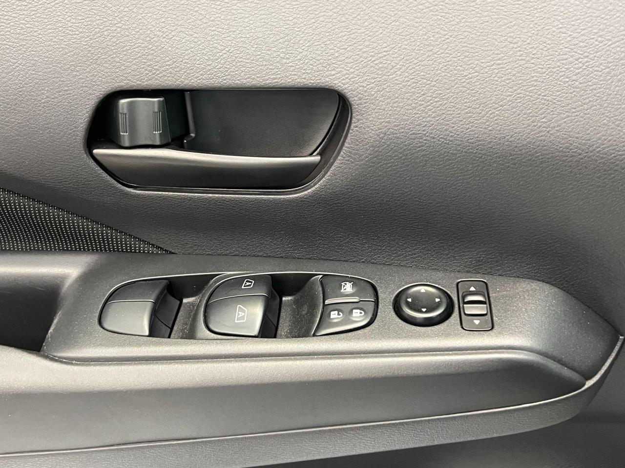 2021 Nissan Kicks S+Blind Spot+Lane Keep+ApplePlay+CLEAN CARFAX - Photo #48