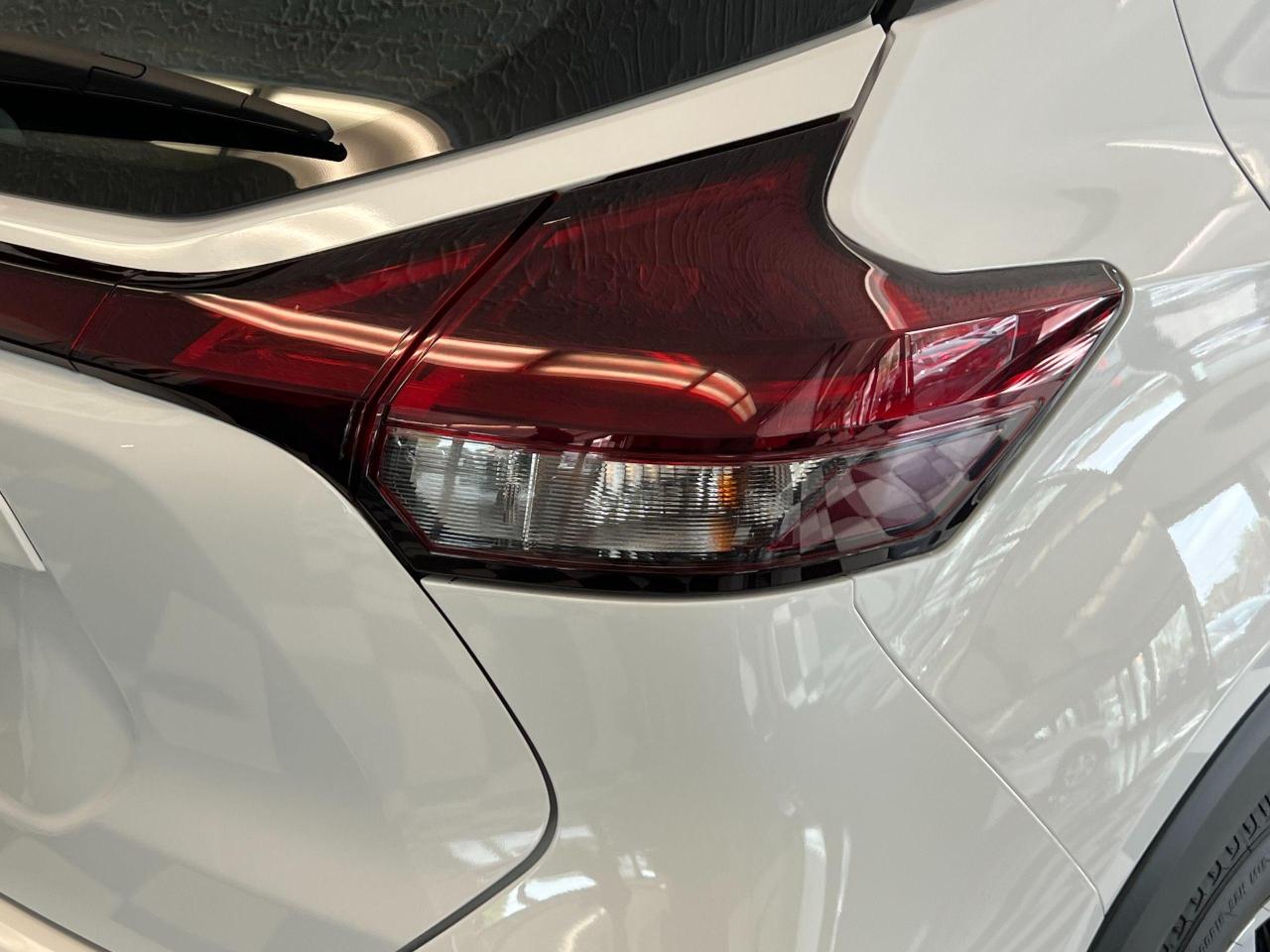 2021 Nissan Kicks S+Blind Spot+Lane Keep+ApplePlay+CLEAN CARFAX - Photo #59