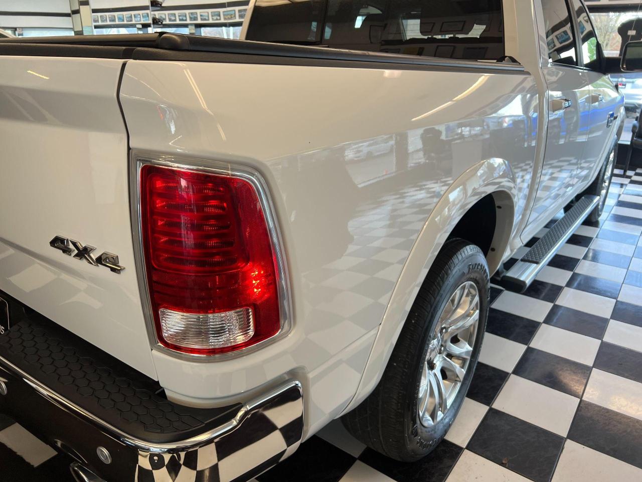 2018 RAM 1500 Laramie Longhorn Crew ECO Diesel 4x4+CLEAN CARFAX - Photo #44