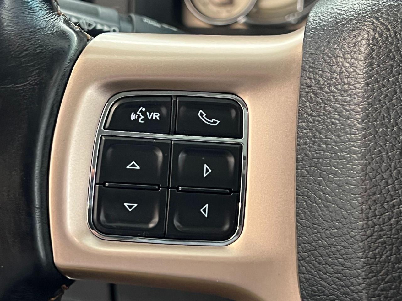 2018 RAM 1500 Laramie Longhorn Crew ECO Diesel 4x4+CLEAN CARFAX - Photo #48
