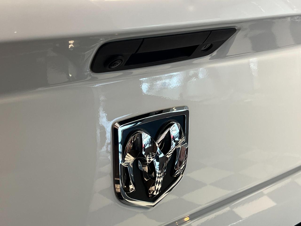 2018 RAM 1500 Laramie Longhorn Crew ECO Diesel 4x4+CLEAN CARFAX Photo134