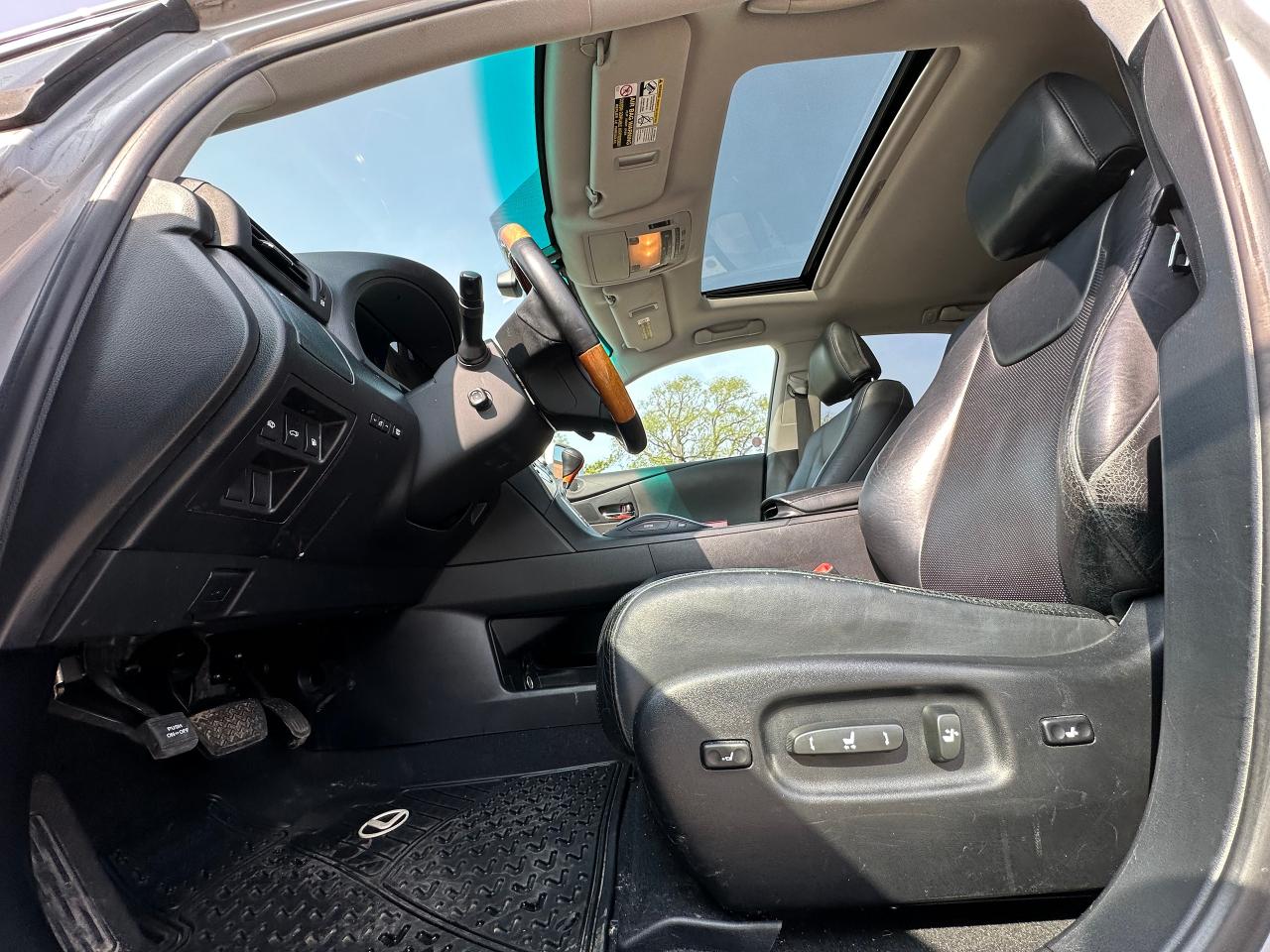 2011 Lexus RX 350 Navigation, Leather, Sunroof - Photo #21