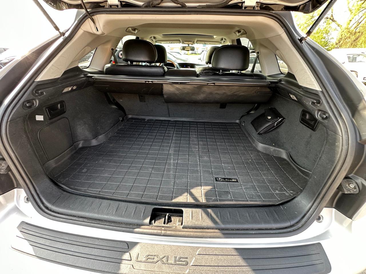 2011 Lexus RX 350 Navigation, Leather, Sunroof - Photo #31