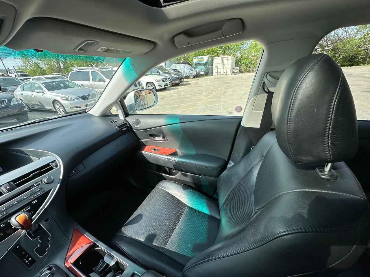 2011 Lexus RX 350 Navigation, Leather, Sunroof - Photo #26