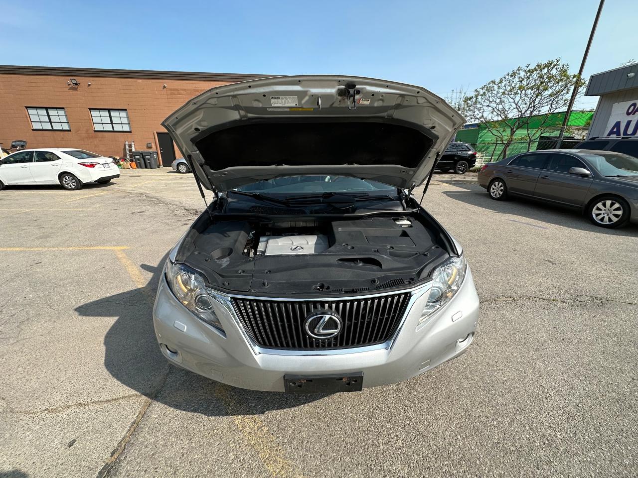 2011 Lexus RX 350 Navigation, Leather, Sunroof - Photo #32