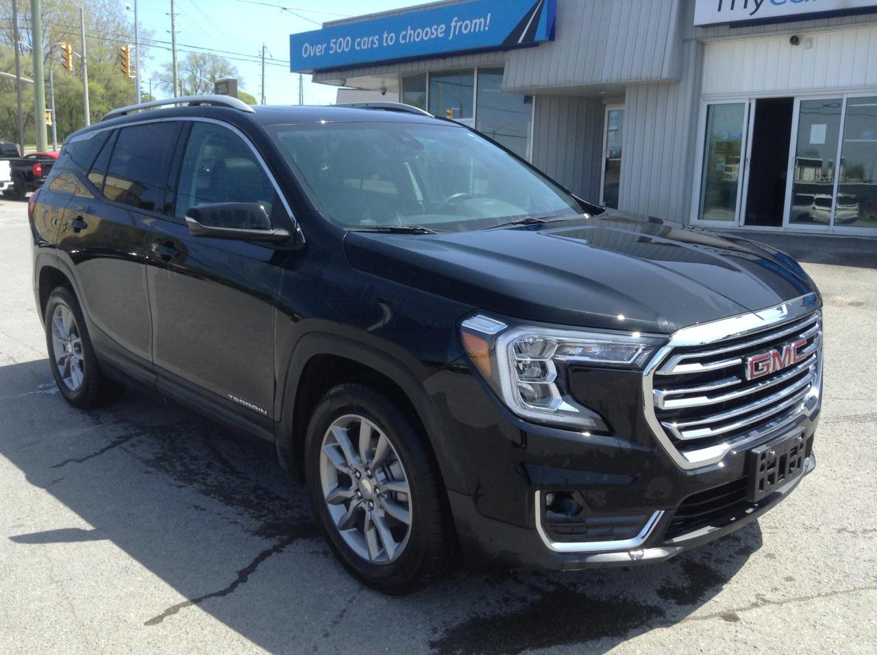 Used 2022 GMC Terrain SLT LEATHER. HEATED SEATS/WHEEL. CARPLAY. PANOROOF! for sale in Kingston, ON