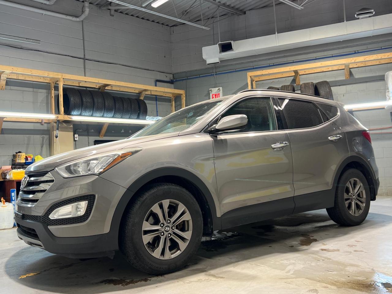 Used 2014 Hyundai Santa Fe AWD *  Panoramic Sunroof * Heated Leather Seats *AM/FM/SXM/USB/Aux/Bluetooth * Power Front Seats * Cruise Control * Steering Wheel Controls * Hands Fr for sale in Cambridge, ON