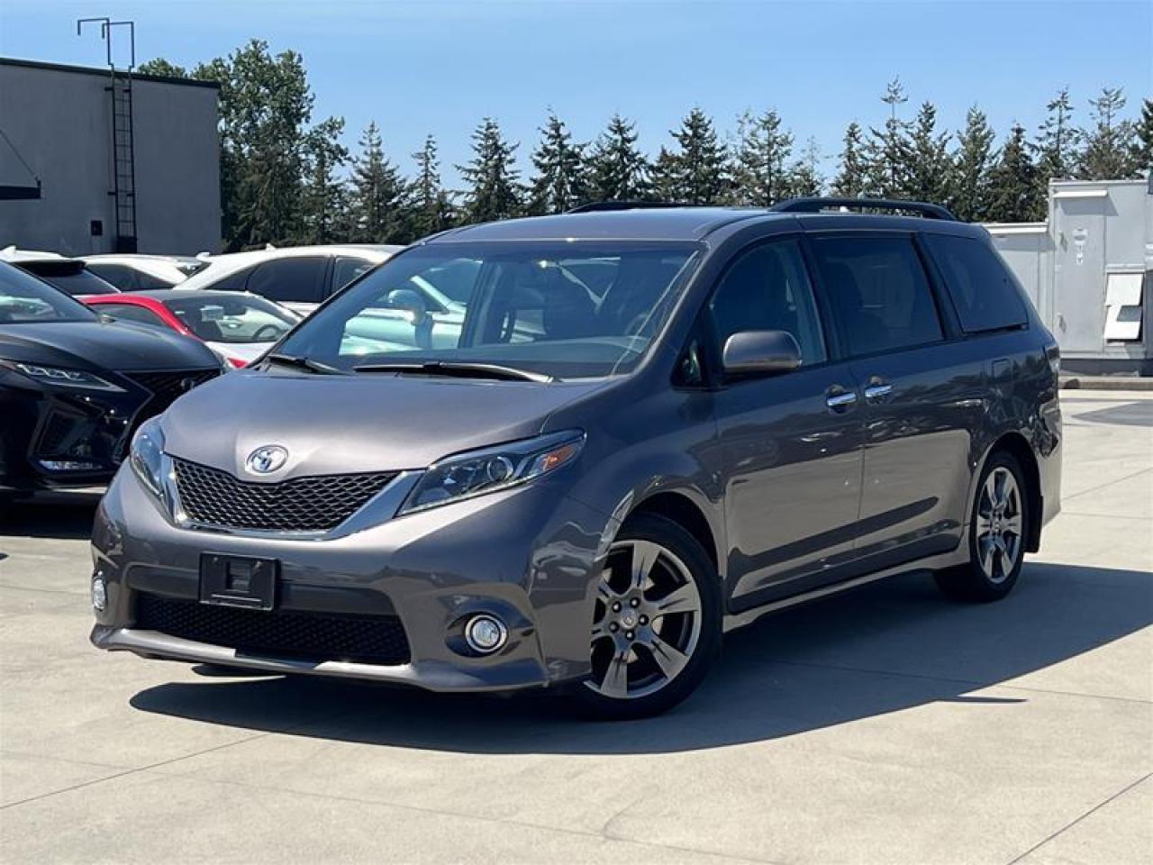 Used 2017 Toyota Sienna SE 8-Passenger V6 for sale in Richmond, BC