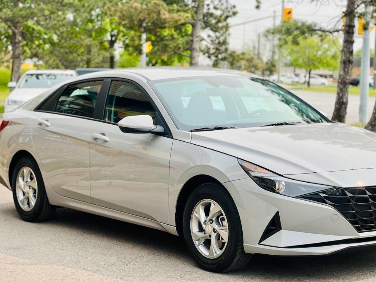 2023 Hyundai Elantra Essential Photo2