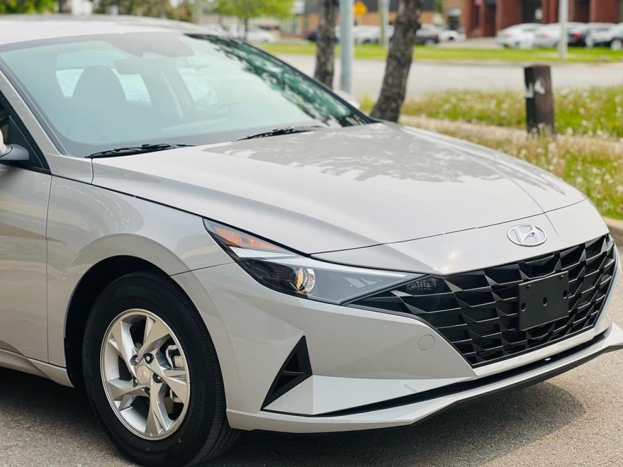2023 Hyundai Elantra Essential Photo3