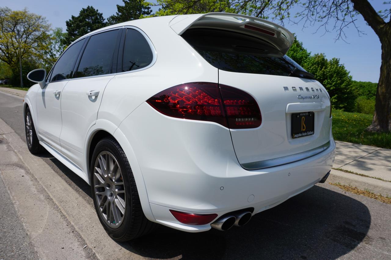 2014 Porsche Cayenne GTS / 1 OWNER/ NO ACCIDENTS/ DEALER SERVICED/ MINT Photo2