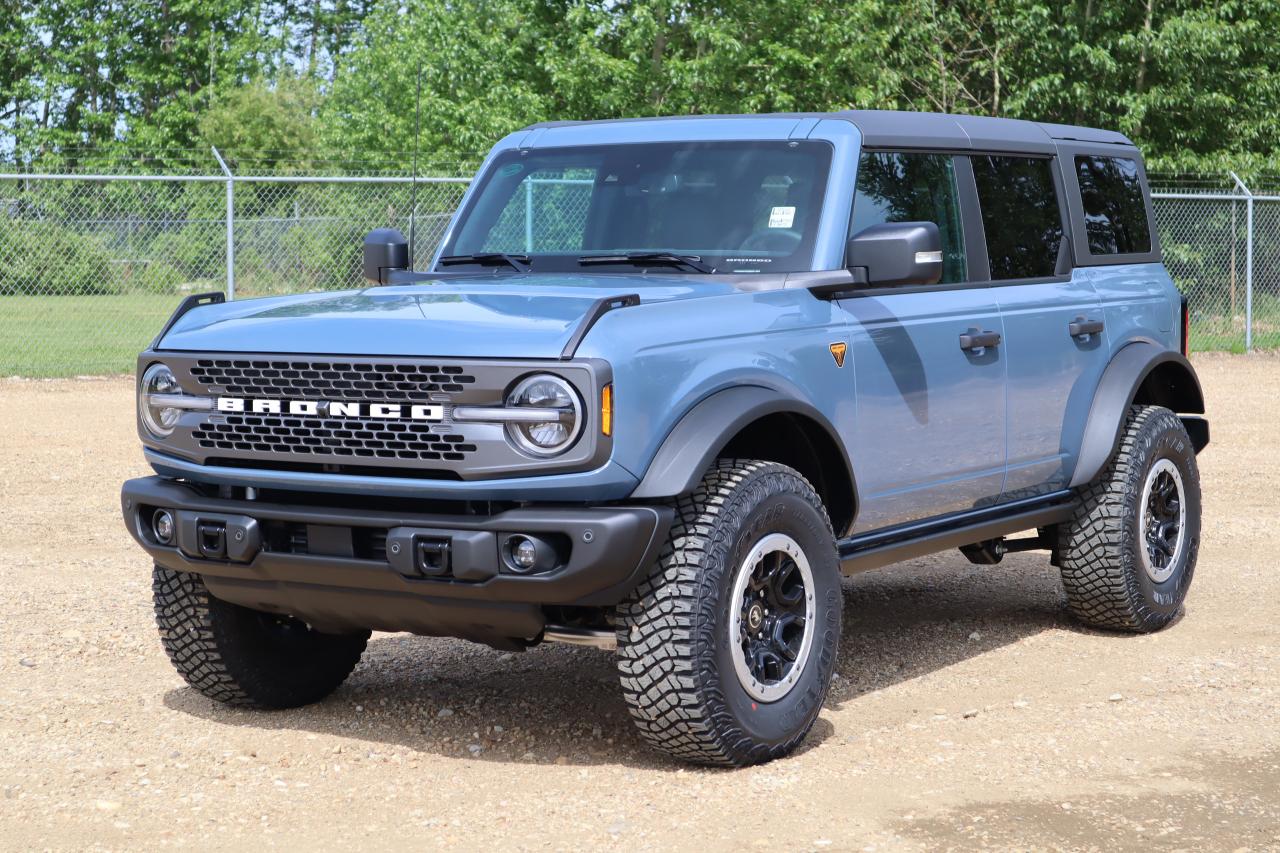 2023 Ford Bronco Badlands Photo