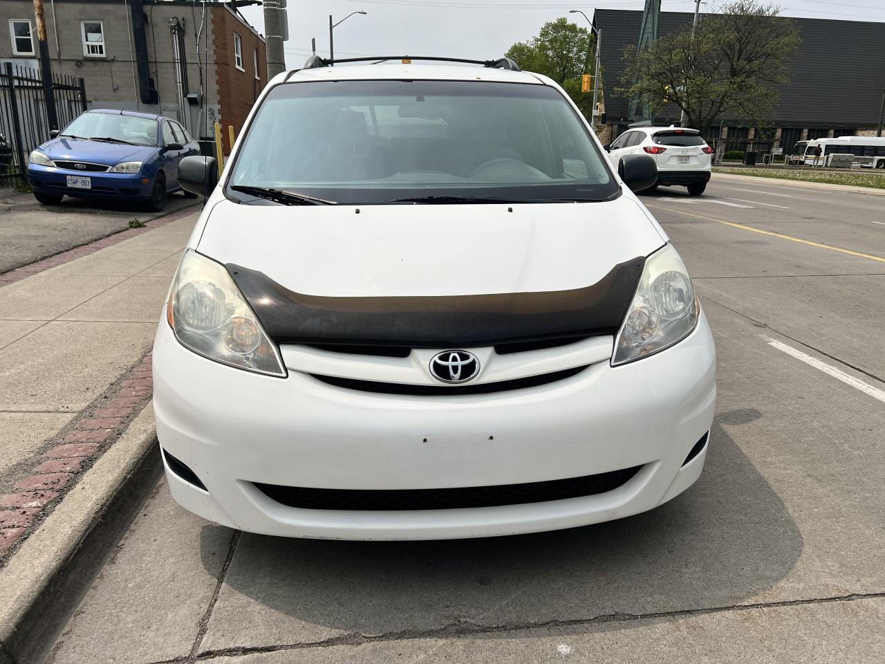 2007 Toyota Sienna 5dr LE 7-Passenger 2WD - Photo #1