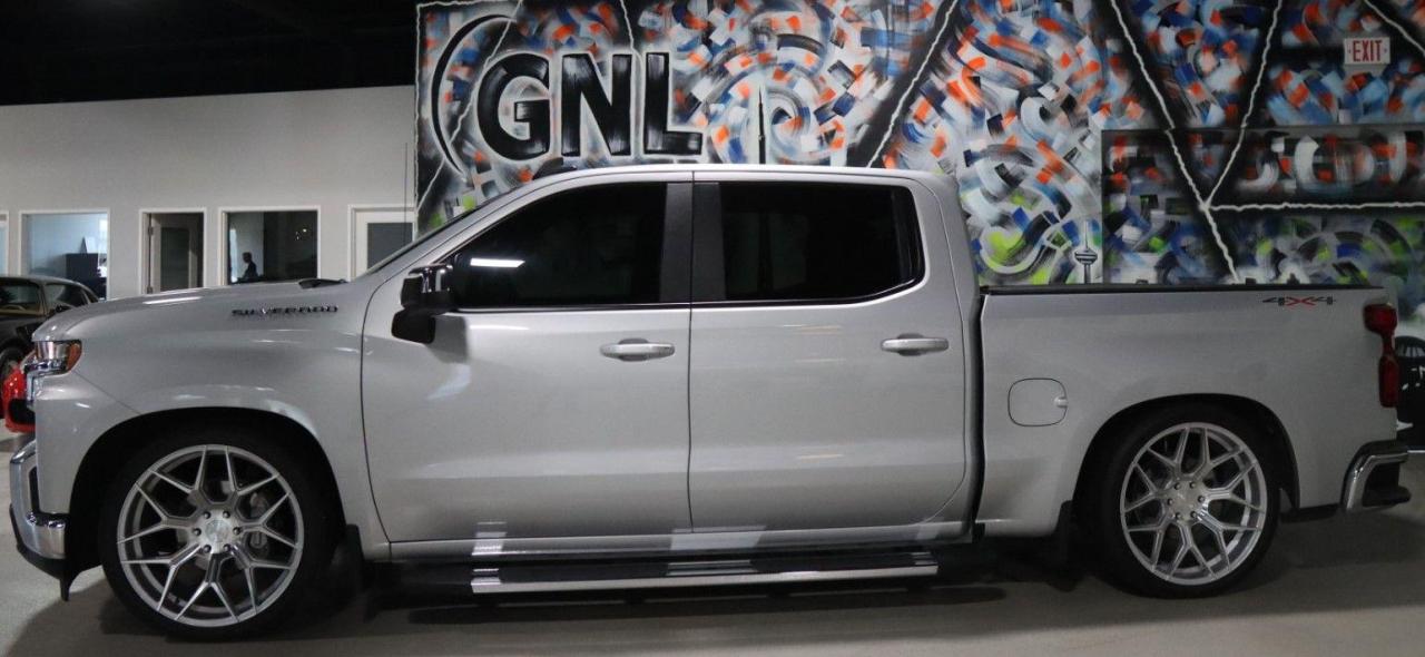 Used 2019 Chevrolet Silverado 1500 4WD Crew Cab on AirRide w/ 1000w amp and subwoofer for sale in Concord, ON