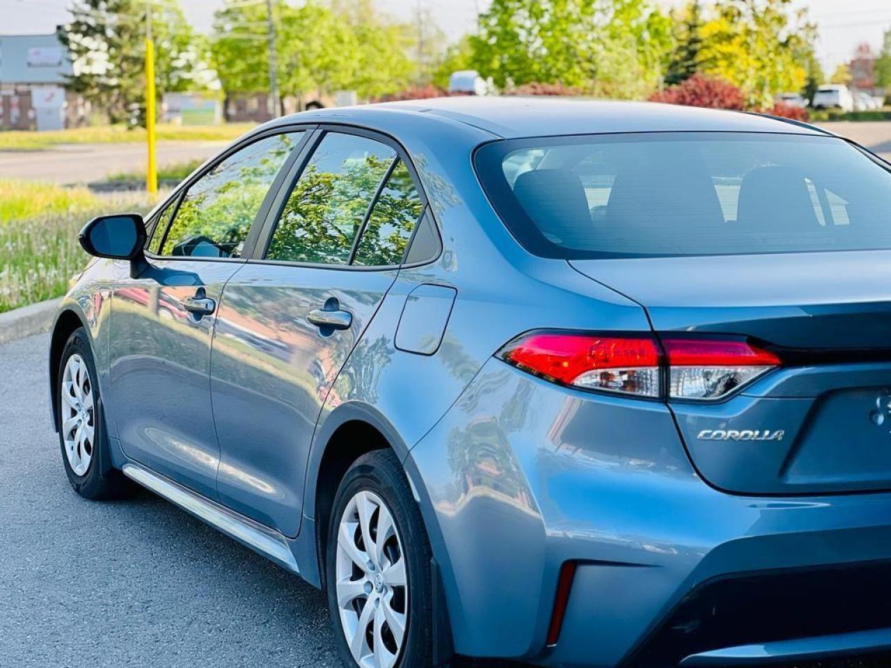 2022 Toyota Corolla LE Photo4