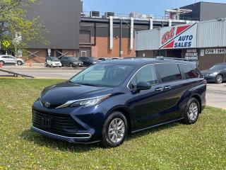 Used 2022 Toyota Sienna XLE ~ 8 PASSENGER ~ NO ACCIDENTS ~ Apple CarPlay for sale in Toronto, ON