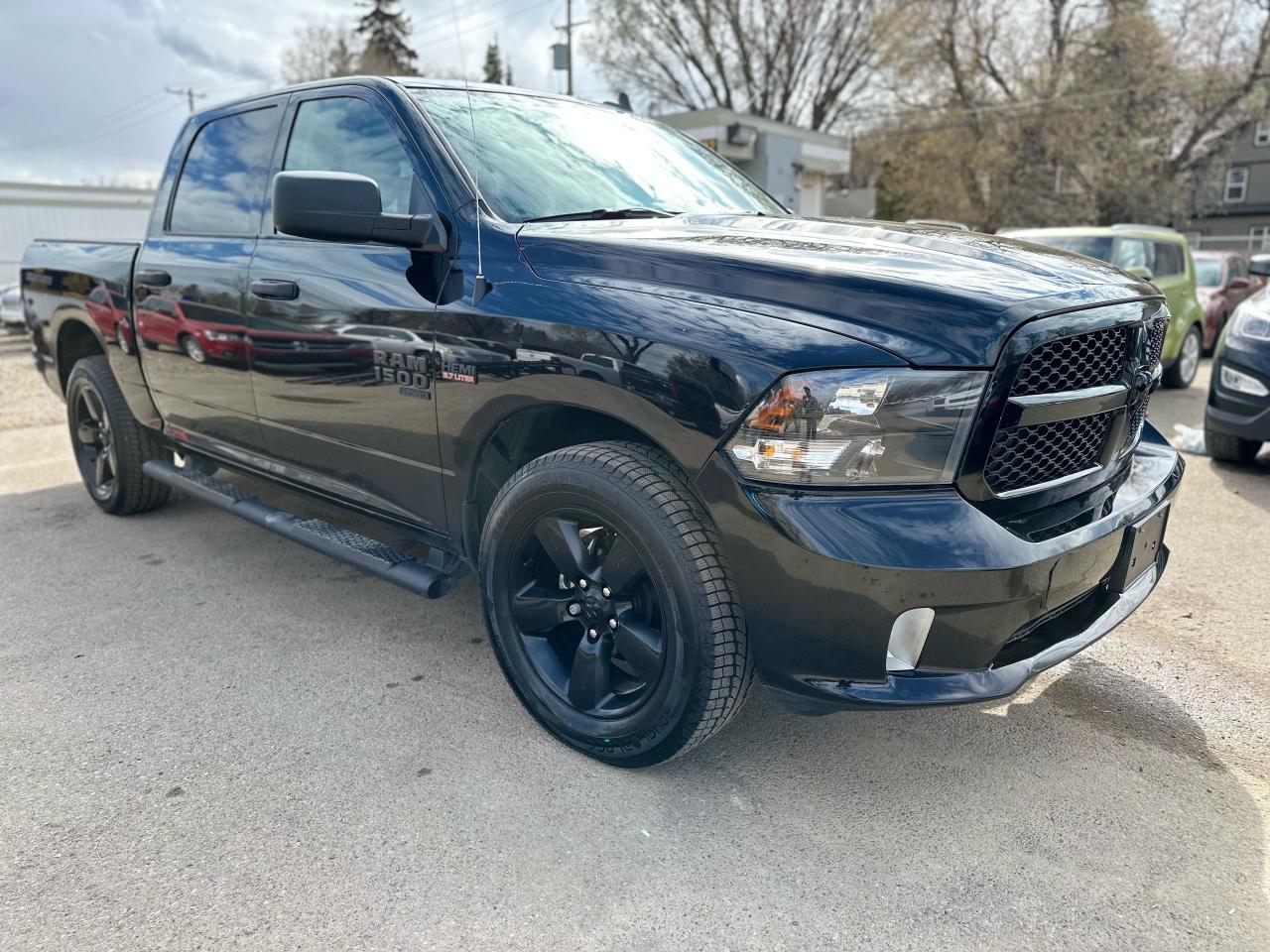 2021 RAM 1500 Classic EXPRESS - Photo #1