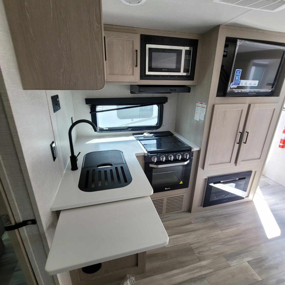 2023 Rockwood Mini Lite 2511 MINI LITE Photo2