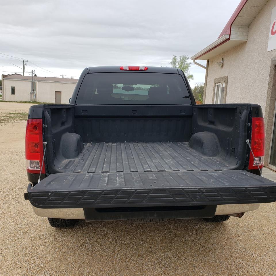 2013 GMC Sierra 1500 4WD Crew Cab 143.5" SL Nevada Edition - Photo #19