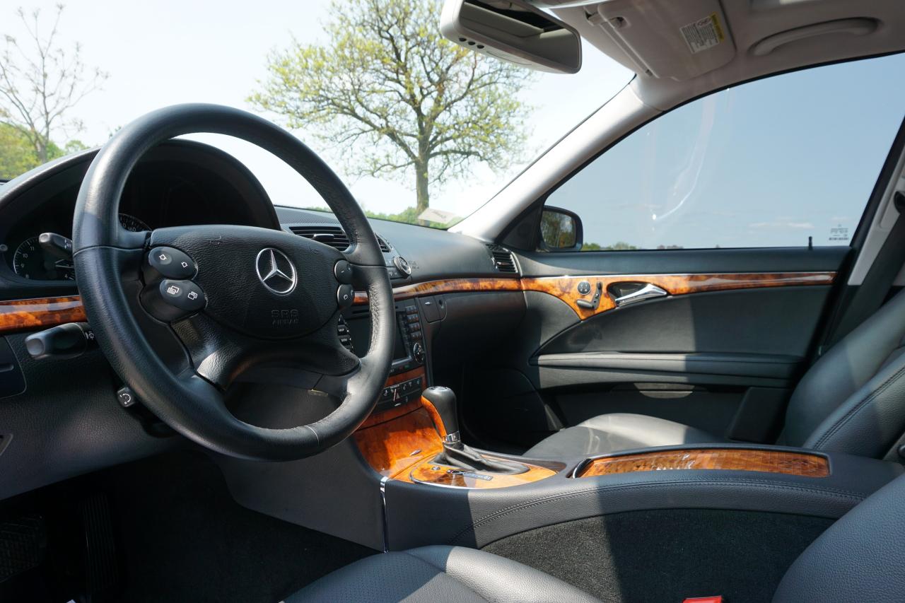 2008 Mercedes-Benz E-Class BLUETEC / NO ACCIDENTS /IMMACULATE SHAPE /CERTIFED - Photo #11