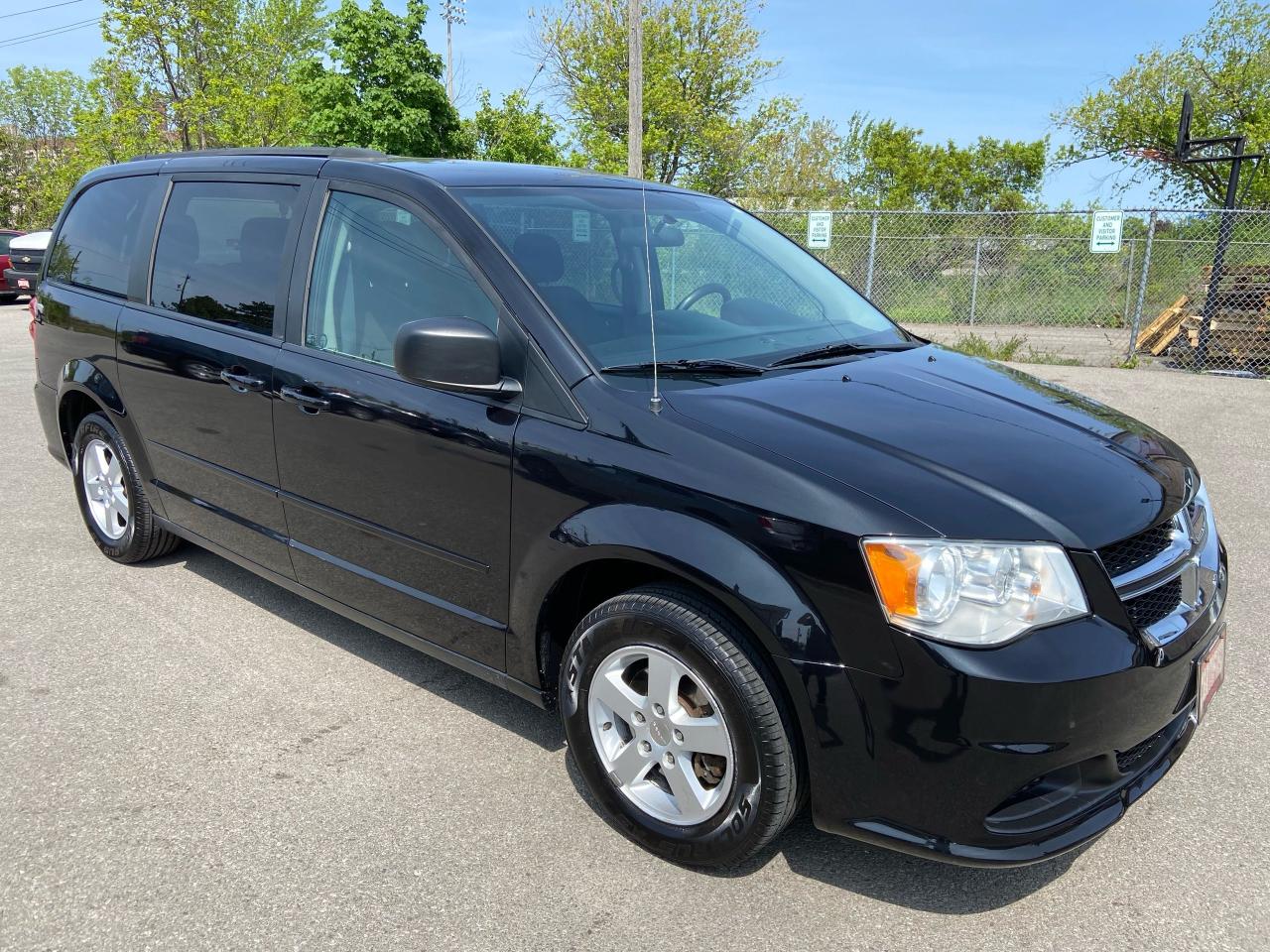 2012 Dodge Grand Caravan SXT ** CRUISE , DUAL CLIMATE, FULL STOW N GO **