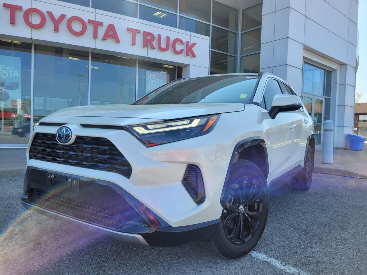 Used 2022 Toyota RAV4 Hybrid SE for sale in Welland, ON