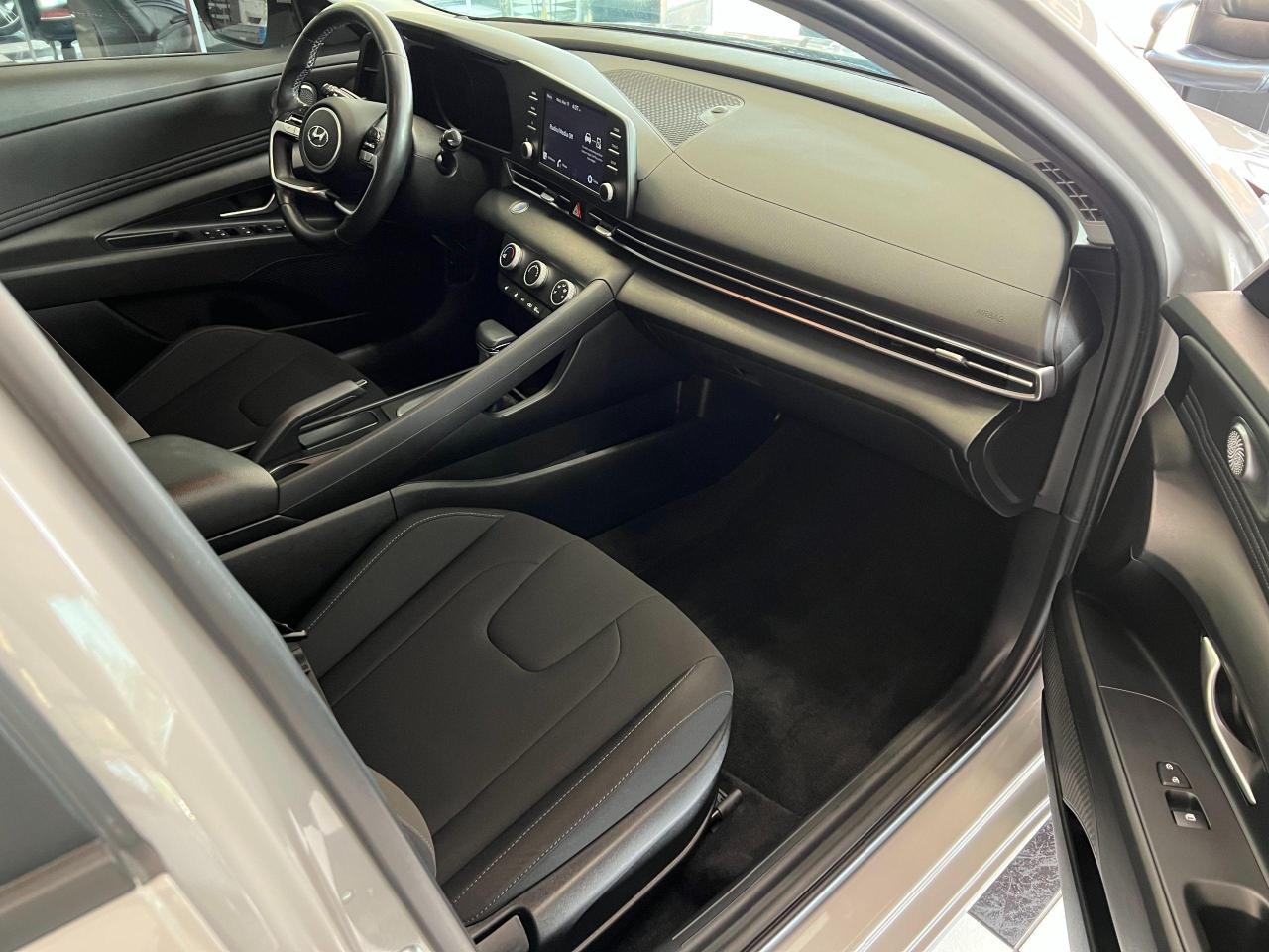 2021 Hyundai Elantra Preferred+Lane Keep+Apple Play+Camera+CLEAN CARFAX Photo78