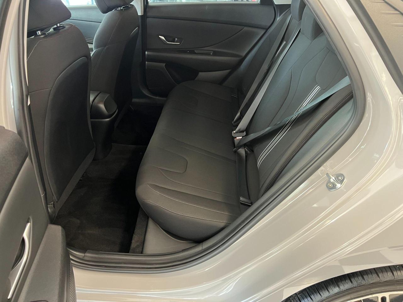 2021 Hyundai Elantra Preferred+Lane Keep+Apple Play+Camera+CLEAN CARFAX Photo81
