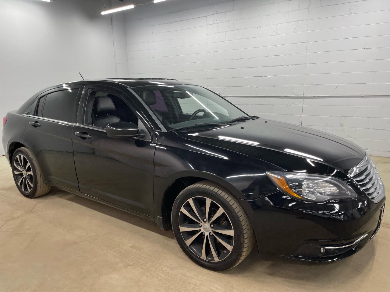 Used 2012 Chrysler 200 S for sale in Guelph, ON