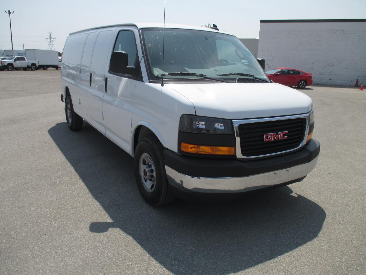 2022 GMC Savana 3500 RWD 3500 155" - Photo #3