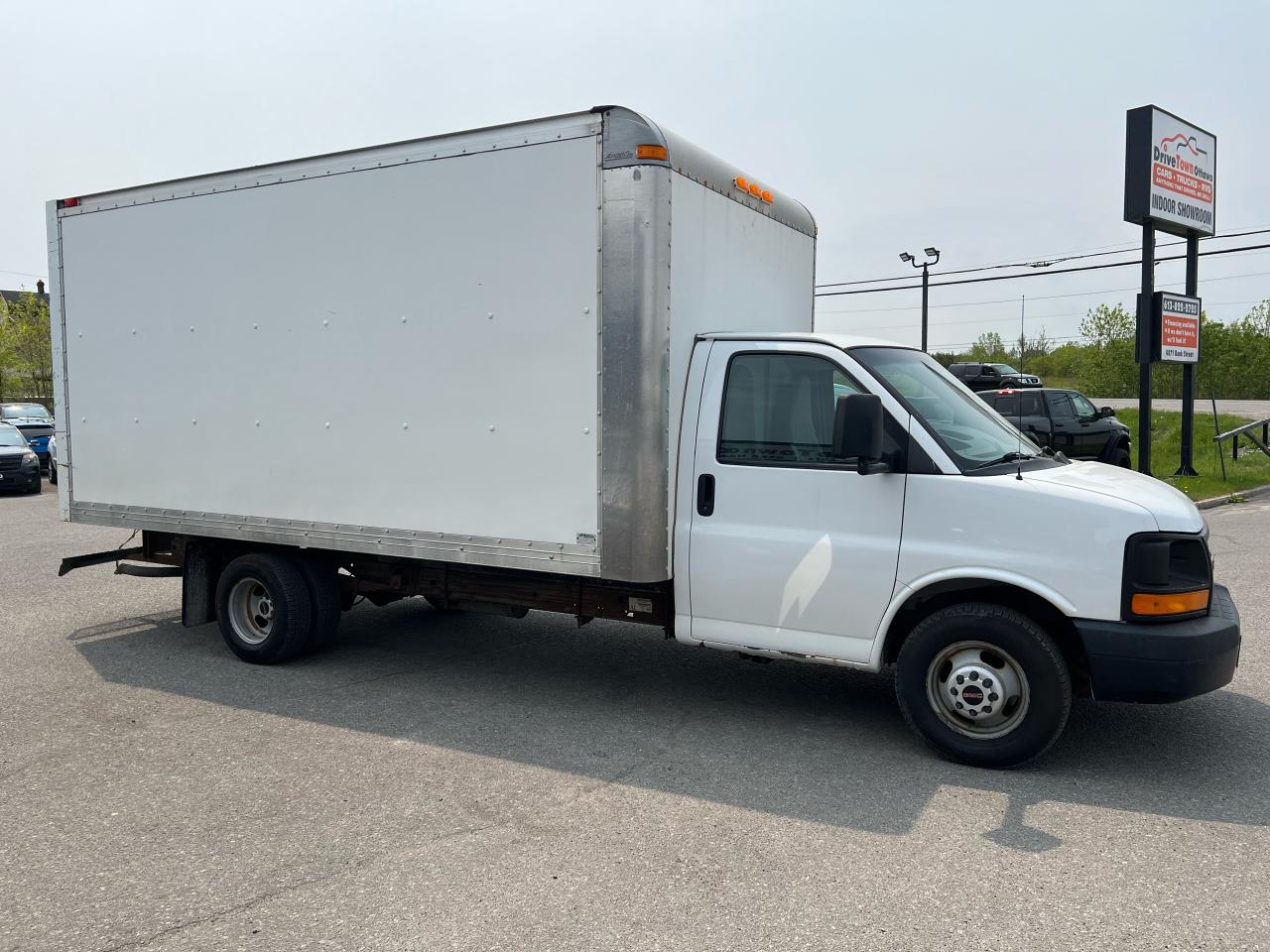 Used 2014 GMC Savana 3500 16FT CUBE VAN in Ottawa | DriveTown Ottawa