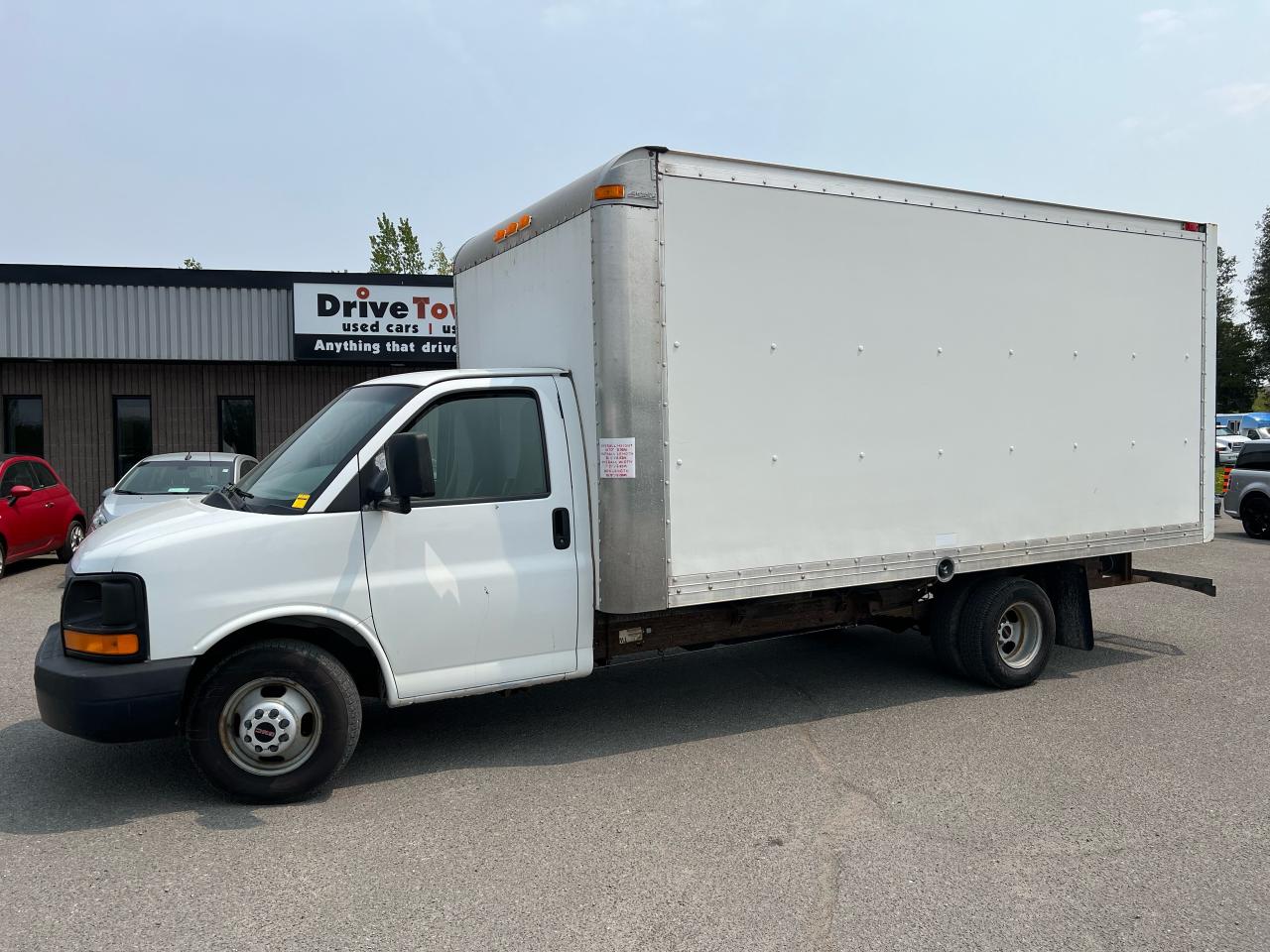 16 foot cube store van for sale