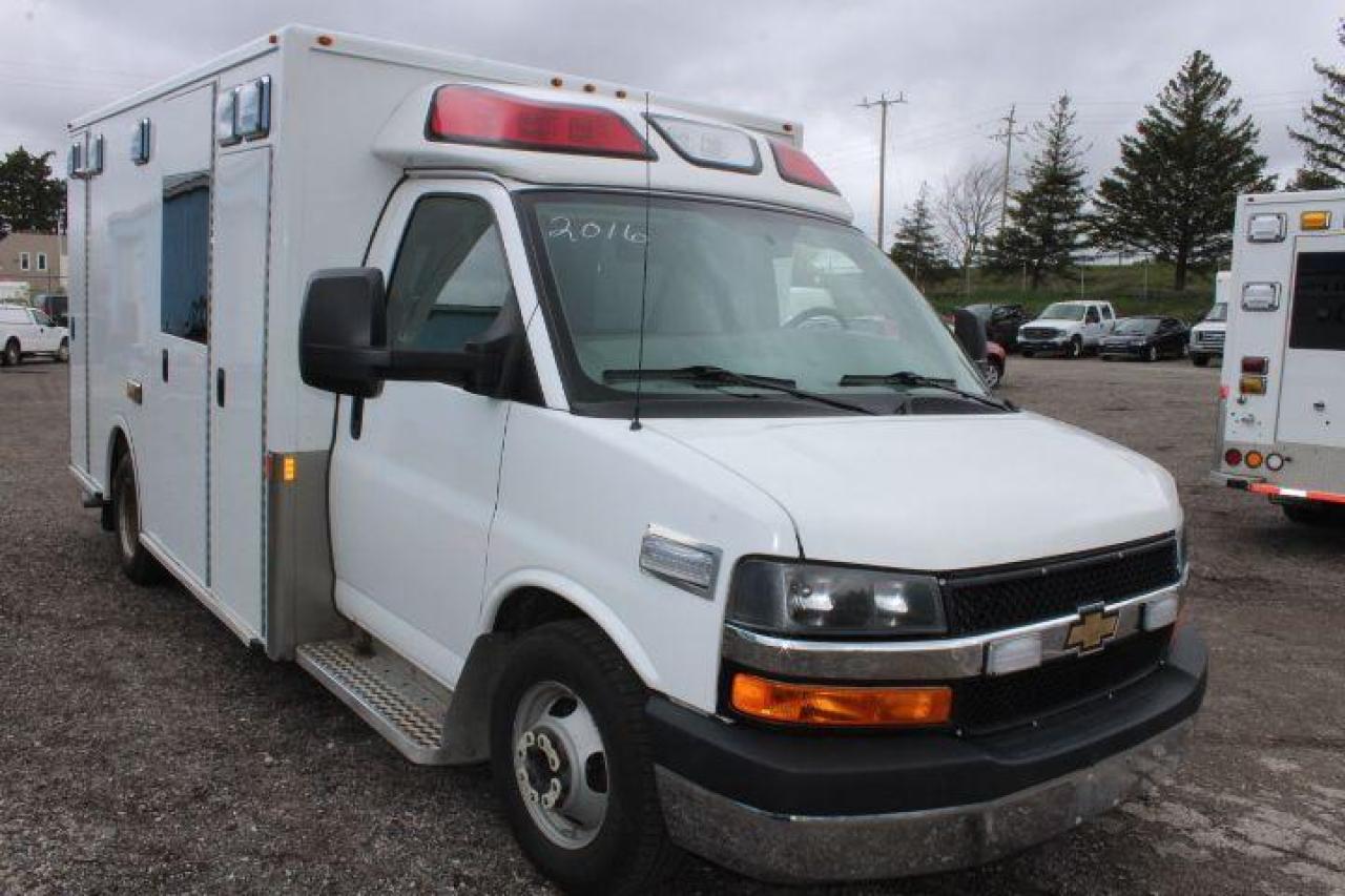 2016 Chevrolet Express  Photo
