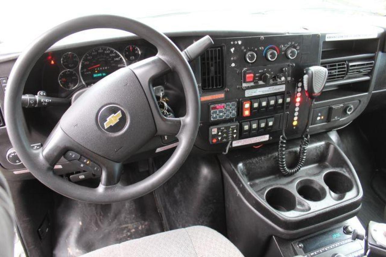 2016 Chevrolet Express  Photo