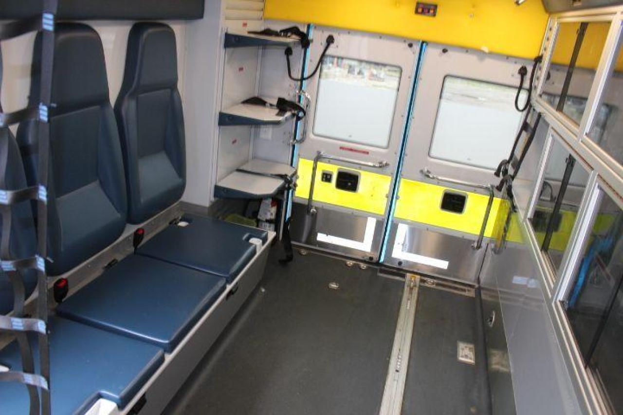 2016 Chevrolet Express  Photo