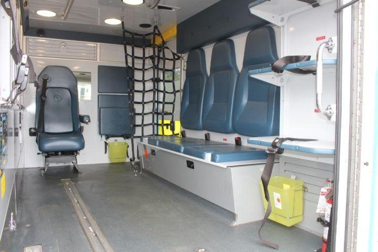 2016 Chevrolet Express  Photo