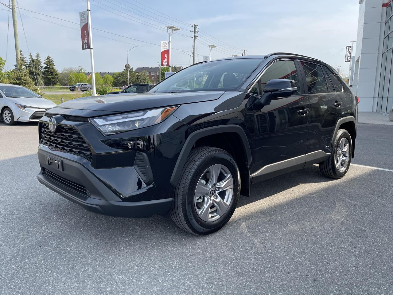 Used 2023 Toyota RAV4 Hybrid Hybrid XLE AWD for sale in Pickering, ON