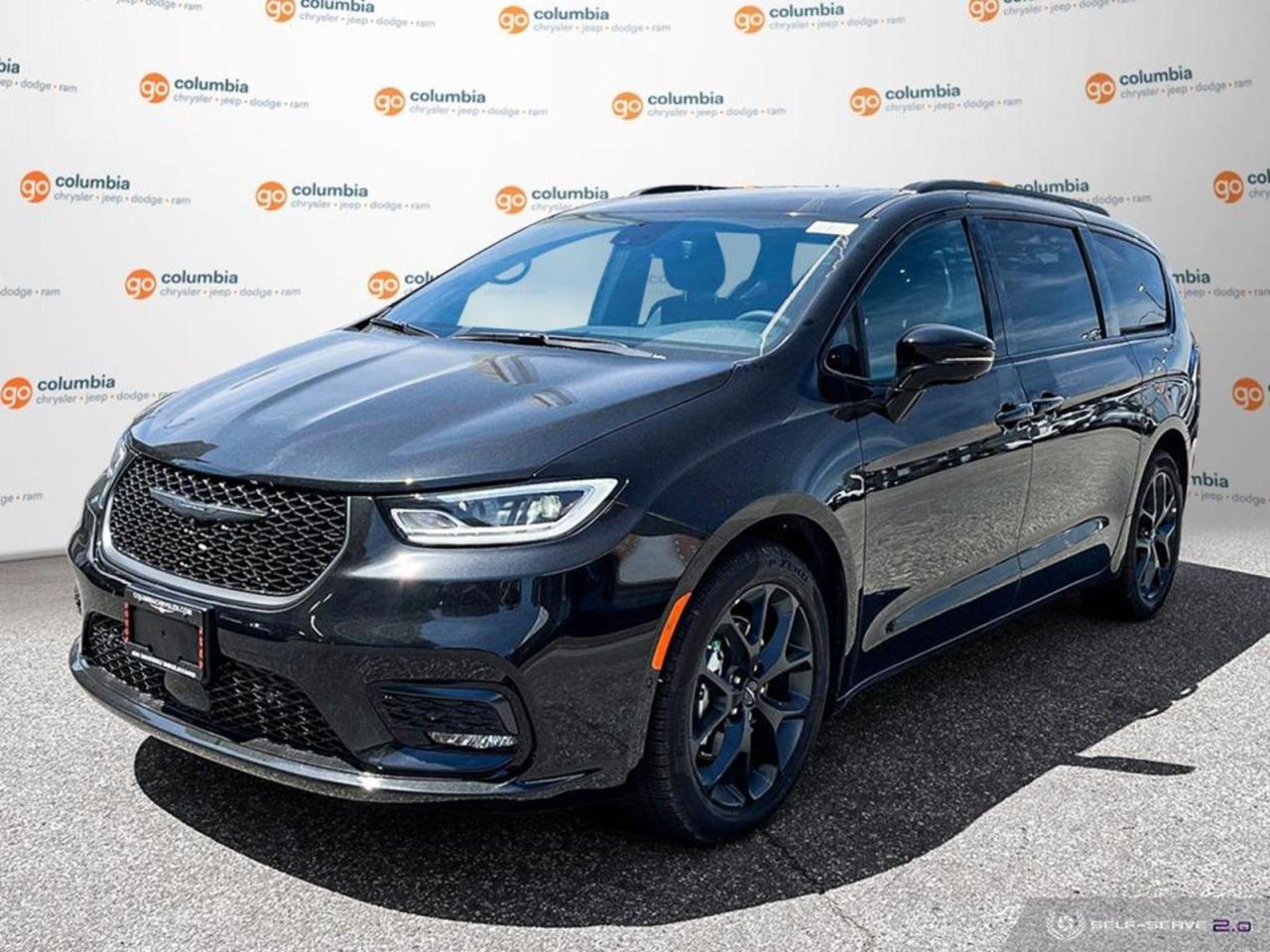 New 2023 Chrysler Pacifica  for sale in Richmond, BC