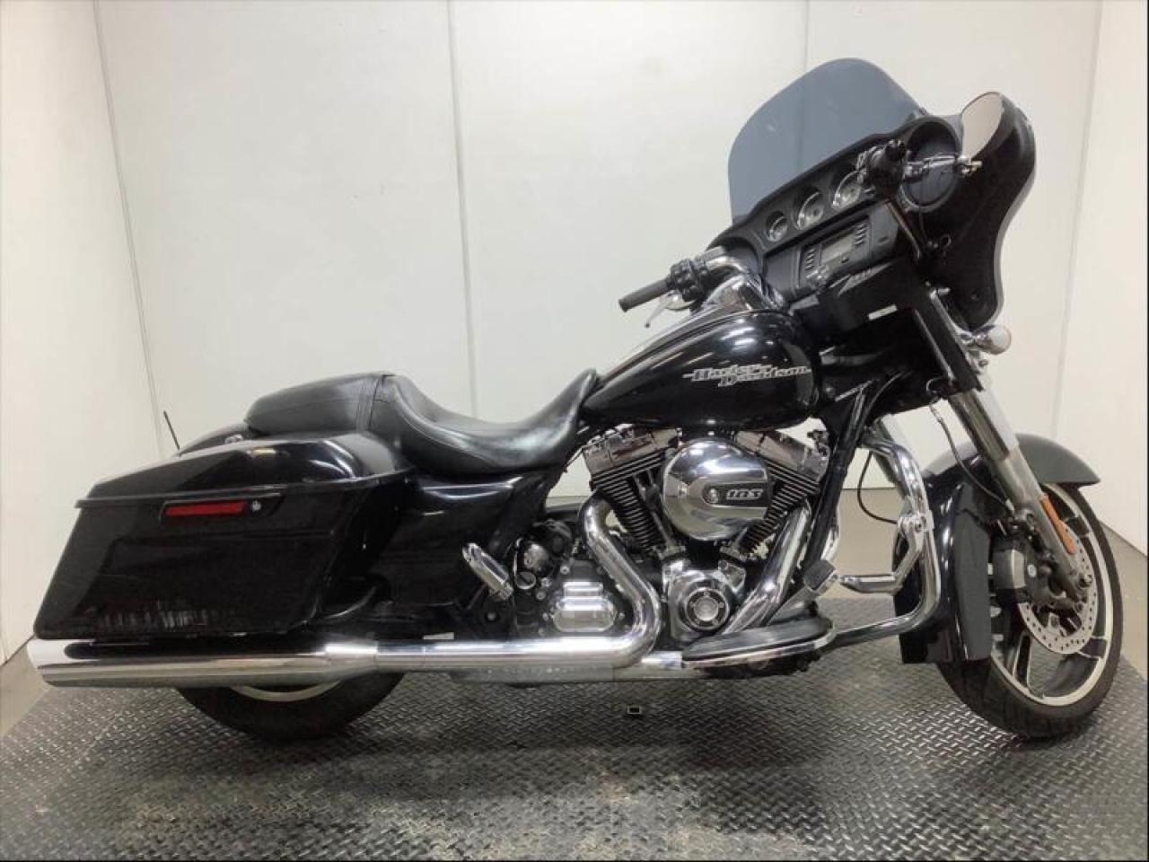 Used 2014 Harley-Davidson Flhxi Street Glide Motorcycle for sale in Burnaby, BC
