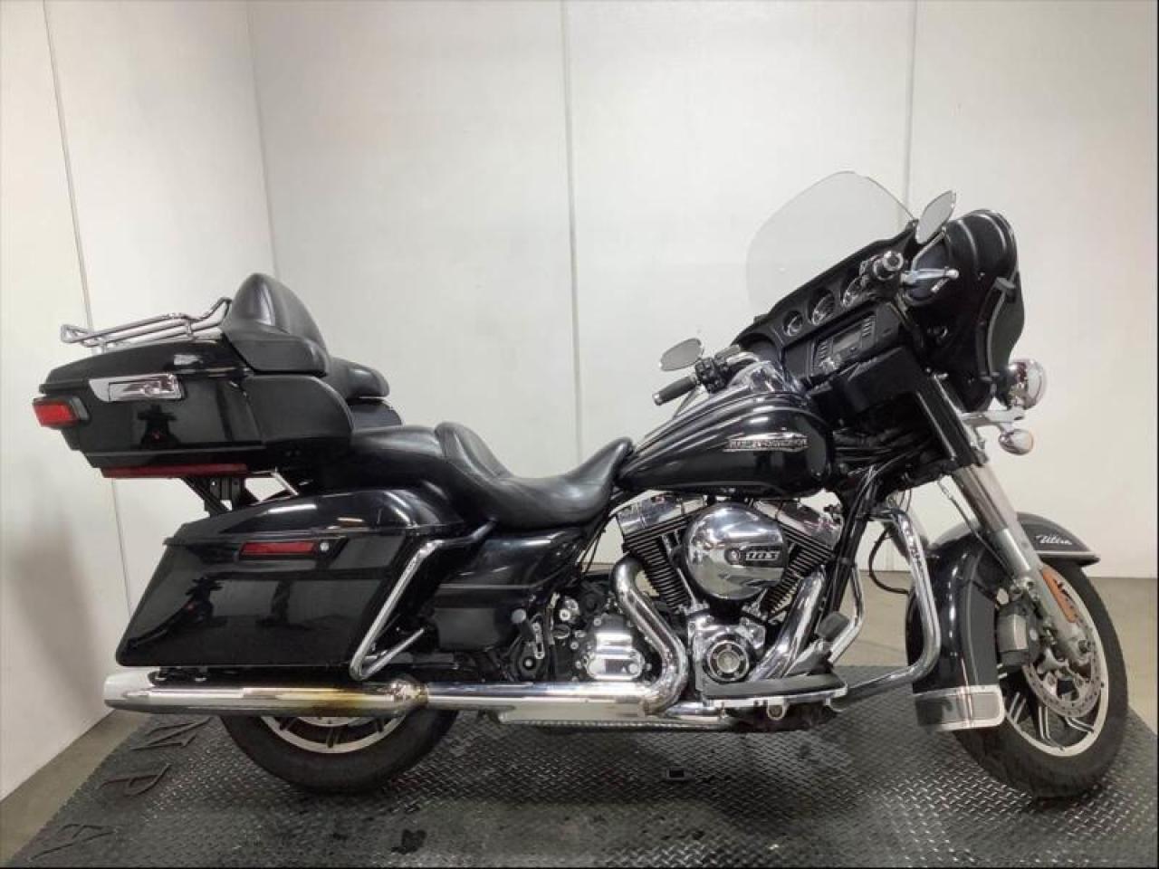 Used 2016 Harley-Davidson FLHTCU Electra Glide Ultra Classic Motorcycle for sale in Burnaby, BC