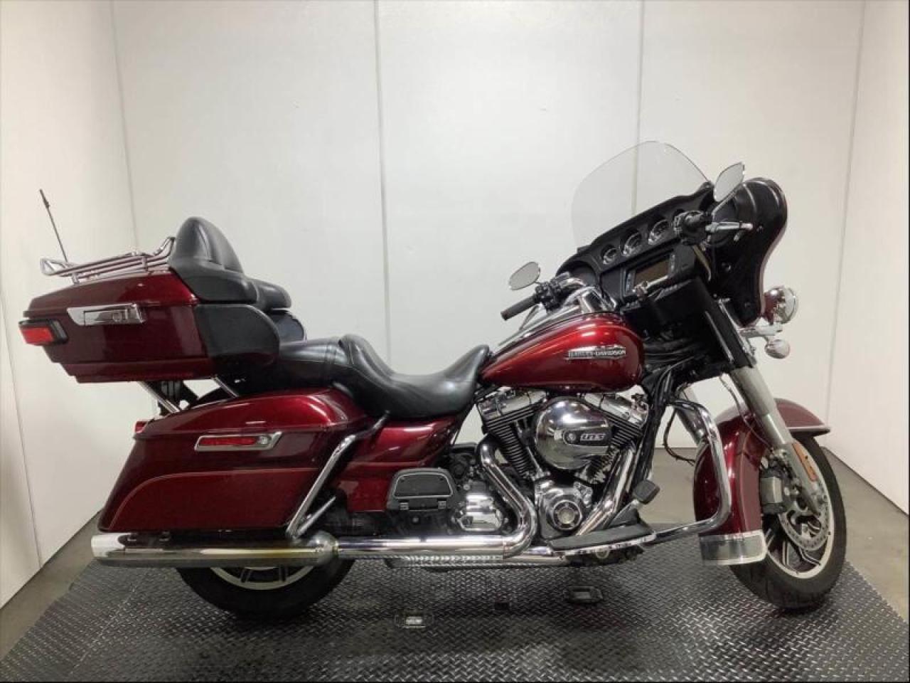 Used 2016 Harley-Davidson FLHTCU Electra Glide Ultra Classic Motorcycle for sale in Burnaby, BC