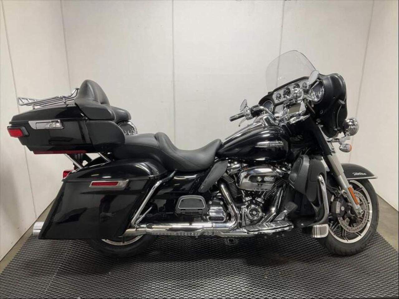 2017 Harley-Davidson Flhtcu Electra Glide Ultra Classic, 1750cc, 107 cubic inch V-Twin, 2 cylinder, manual, belt drive, ABS brakes, cruise control, AM/FM radio, navigation, touch screen, bluetooth, vented lower fairing, tour pack, Willie G gas cap, floor boards and grips, black exterior, black interior, leather.  $13,940.00 plus $375 processing fee, $14,315.00 total payment obligation before taxes.   Listing report, warranty, contract commitment cancellation fee, financing available on approved credit (some limitations and exceptions may apply). All above specifications and information is considered to be accurate but is not guaranteed and no opinion or advice is given as to whether this item should be purchased. We do not allow test drives due to theft, fraud, acts of vandalism and undetectable impaired driving. Instead we provide the following benefits: Complimentary Warranty (with options to extend), Limited Money Back Satisfaction Guarantee on Fully Completed Contracts, Contract Commitment Cancellation, and an Open-Ended Sell-Back Option. Ask seller for details or call 604-522-REPO(7376) to confirm listing availability.