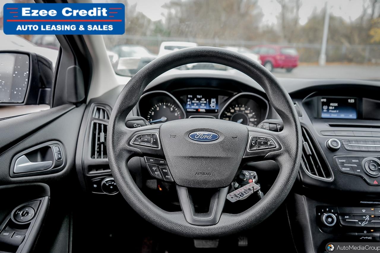 2015 Ford Focus SE Photo17