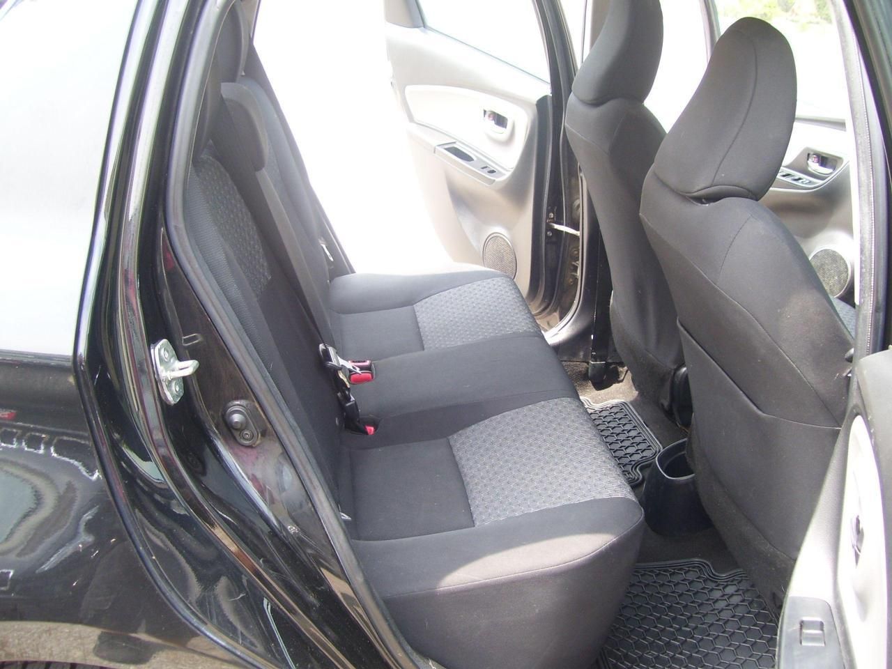 2015 Toyota Yaris LE,Auto,A/C,Gas Saver,Certified,Key Less,New Brake
