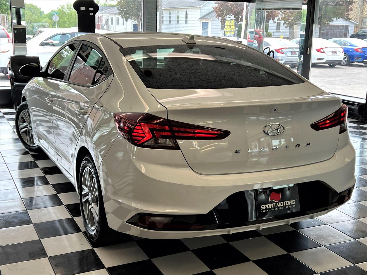 2019 Hyundai Elantra Preferred+ApplePlay+CAM+Heated Seats+CLEAN CARFAX Photo13