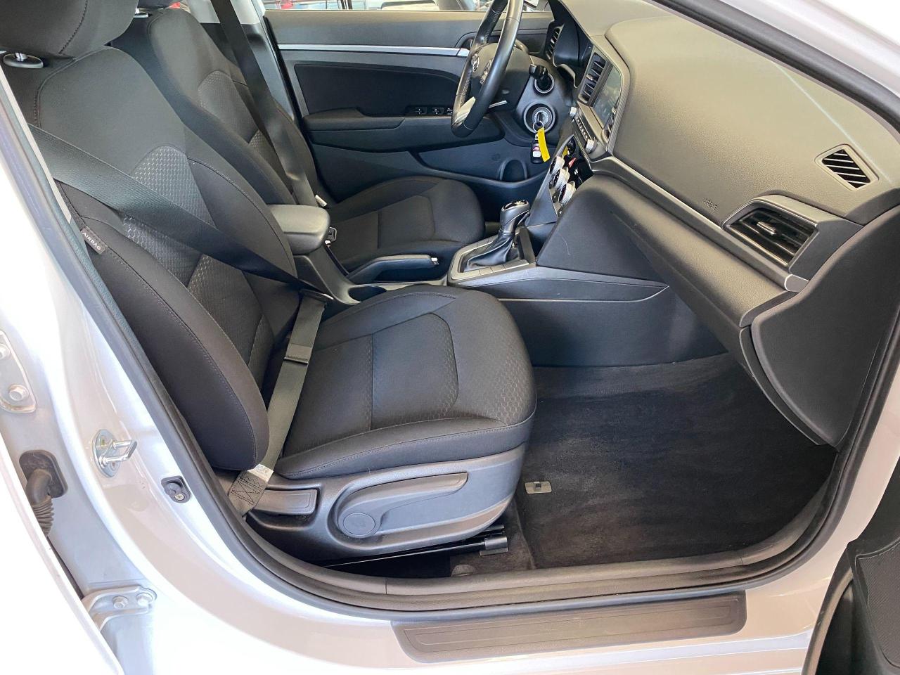 2019 Hyundai Elantra Preferred+ApplePlay+CAM+Heated Seats+CLEAN CARFAX Photo21