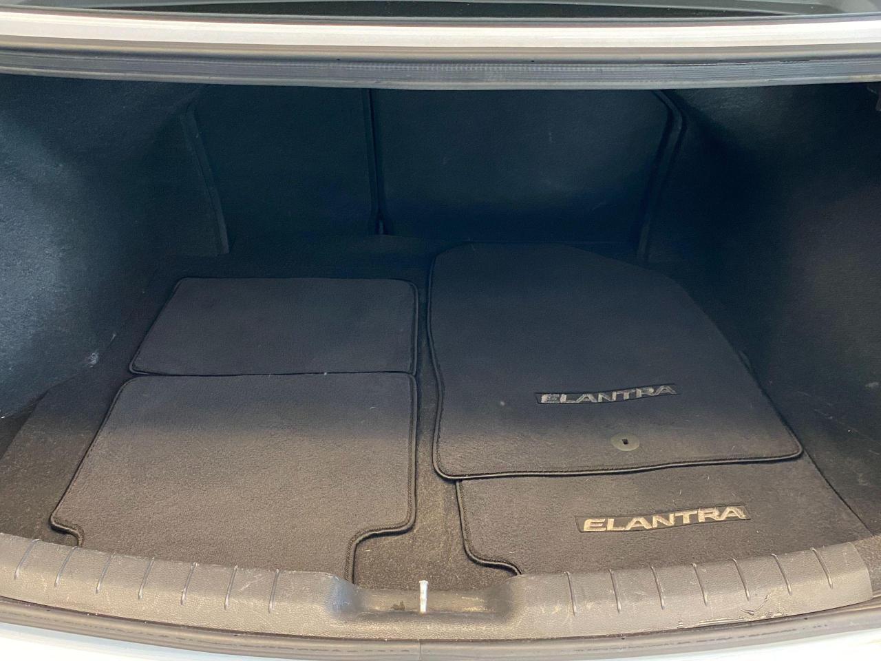 2019 Hyundai Elantra Preferred+ApplePlay+CAM+Heated Seats+CLEAN CARFAX - Photo #26