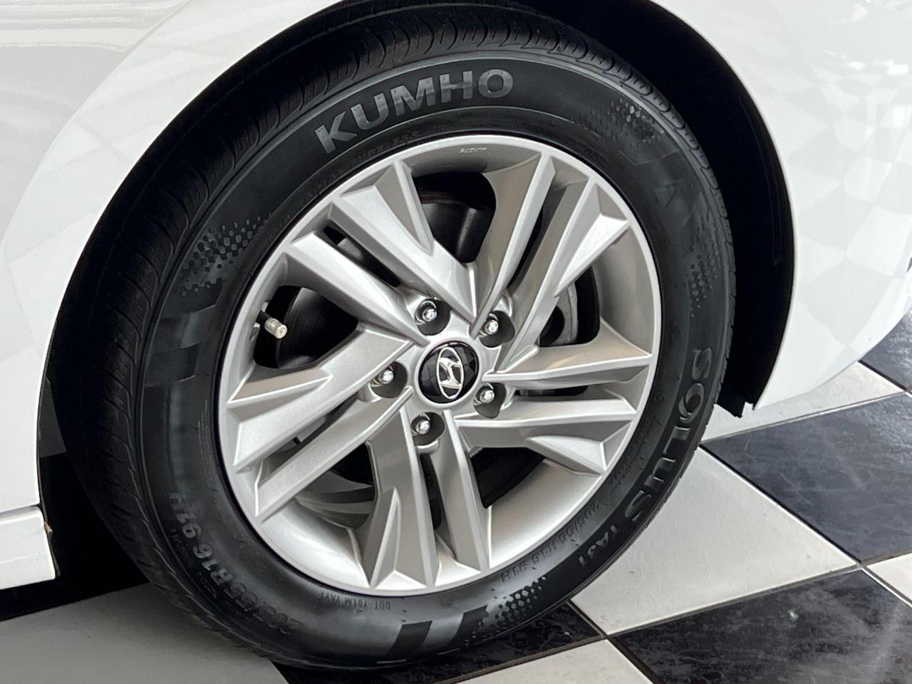 2019 Hyundai Elantra Preferred+ApplePlay+CAM+Heated Seats+CLEAN CARFAX - Photo #55