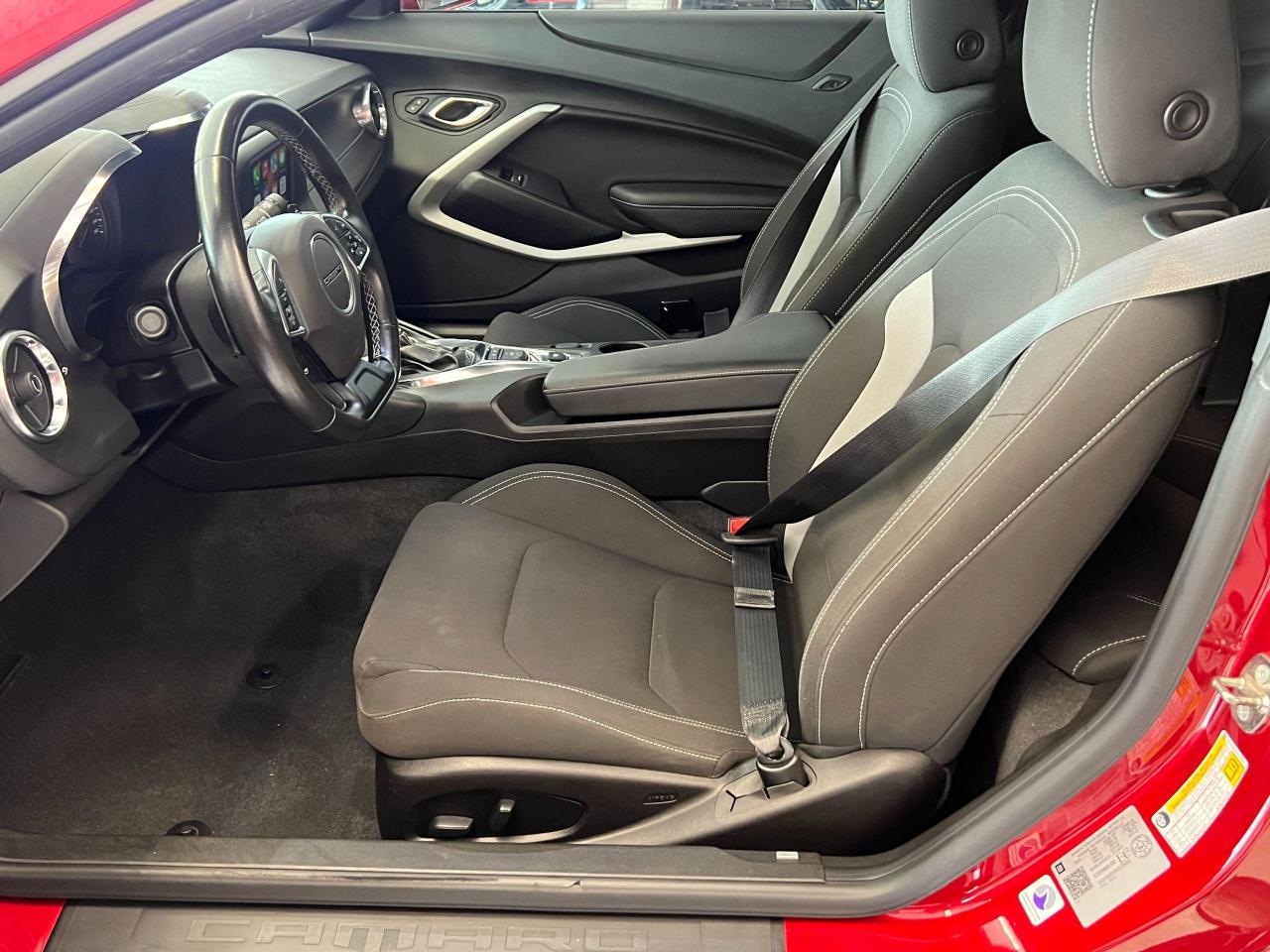 2019 Chevrolet Camaro LS 2.0T+ApplePlay+Camera+Heated Seats+CLEAN CARFAX - Photo #19