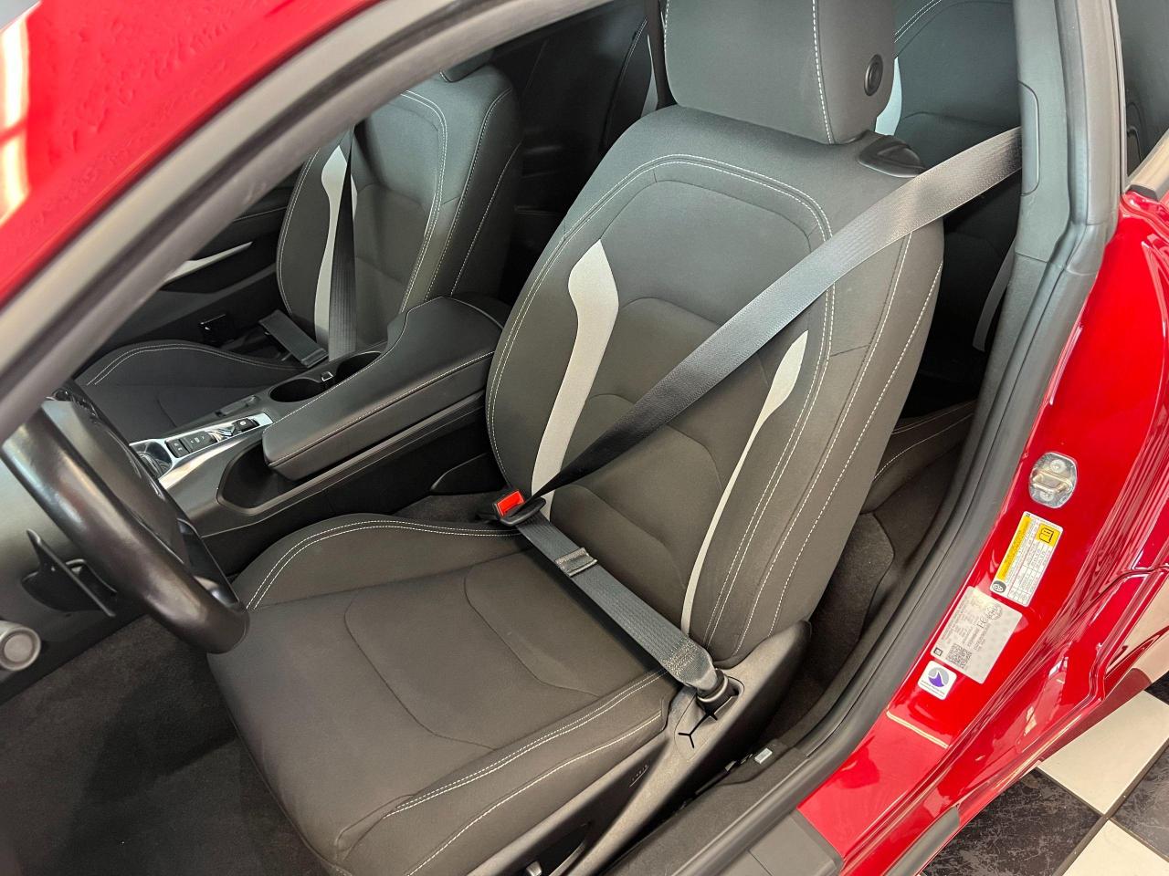 2019 Chevrolet Camaro LS 2.0T+ApplePlay+Camera+Heated Seats+CLEAN CARFAX - Photo #20